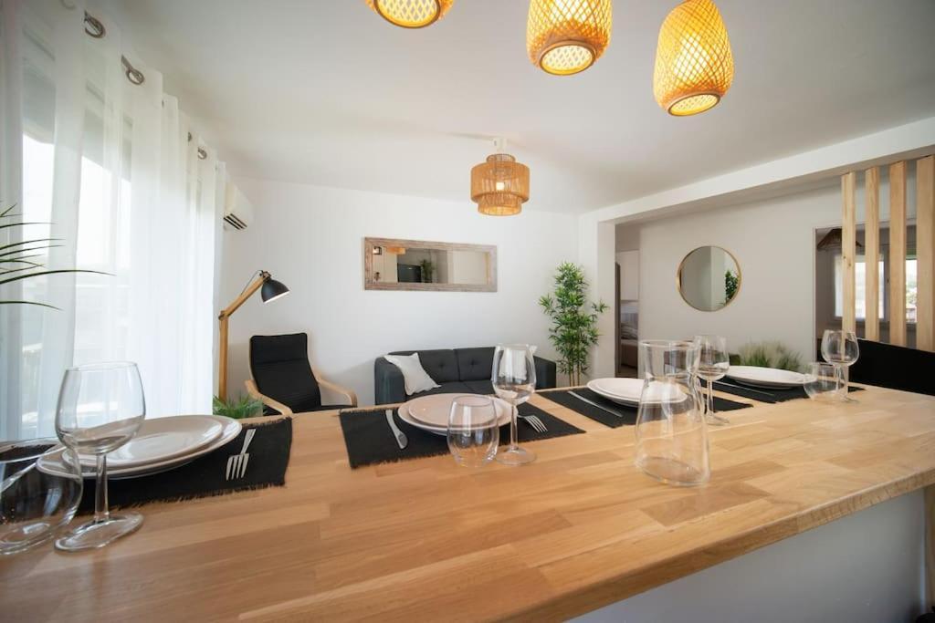 Fully Equipped Apartment With Parking 6 Beds Marseille Exterior photo
